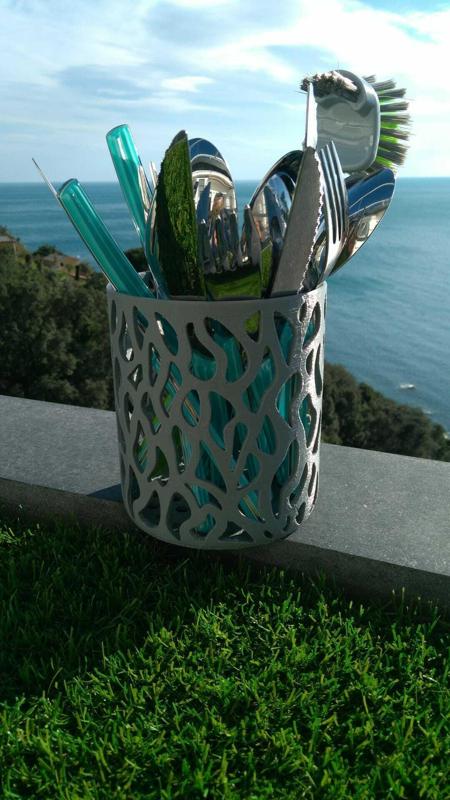 Kitchen utensil holder - Voronoi