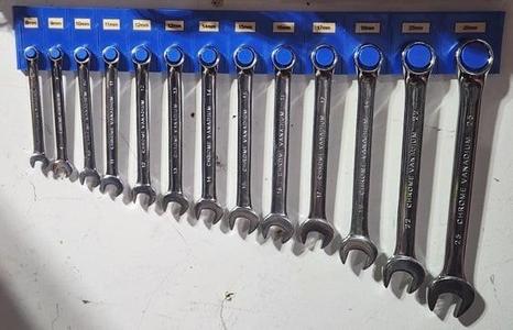 Extensible Combination Wrench Rack