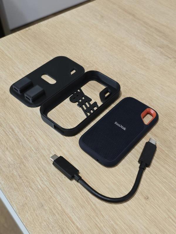 Etuis/coque pour disque dur Sandisk SSD 1TO