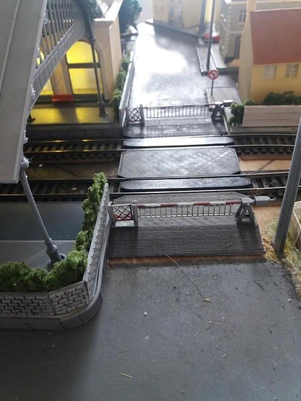 1900 level crossing with rail crossing