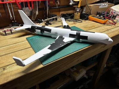 Model airplane