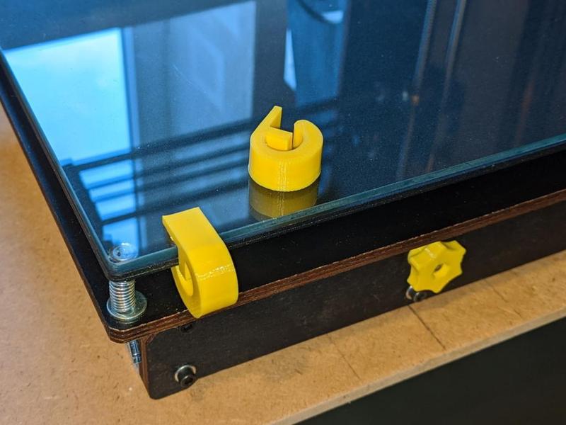 Glass Bed Clip