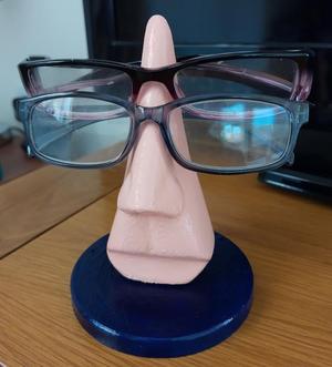 Nose Eye Glass Holder (easy print)