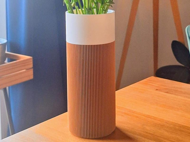 Minimalist Vase by JapiDesign
