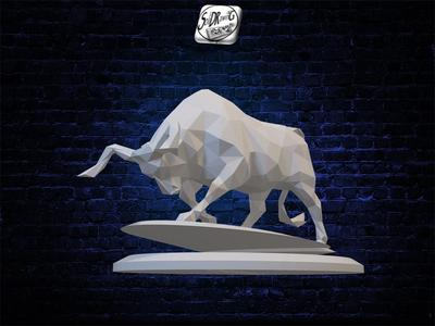Taurus Focusing on Its Enemy - Low Poly - Bust - Excellent Design - Decor