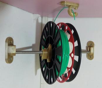 Corner hanging spool holder