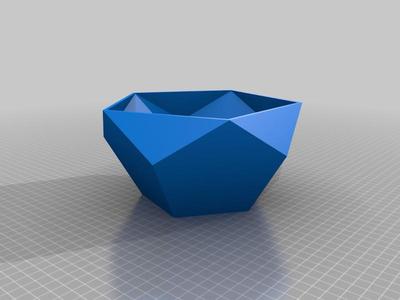 Pot de fleur polygonal