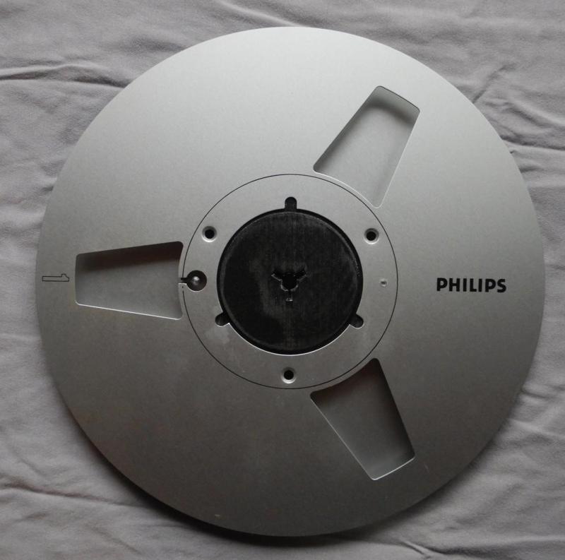 Adapter für Tonbandspulen von Tonbandmaschinen; Adapter for tape reels of tape recorders