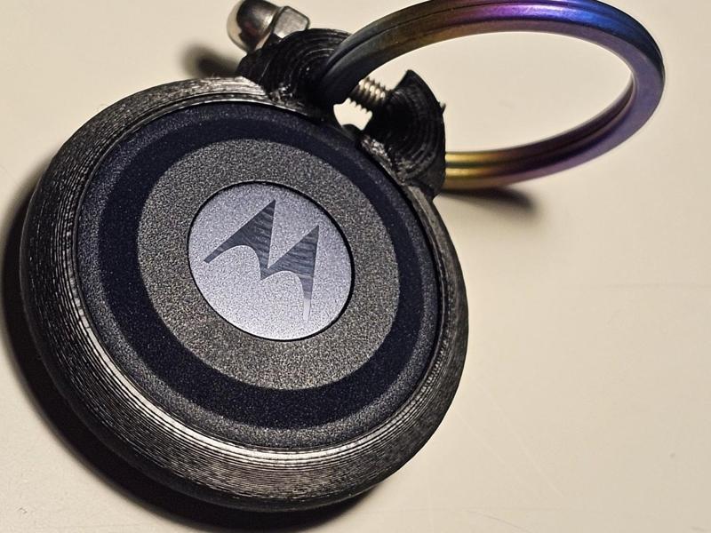 Moto tag / AirTag keyring