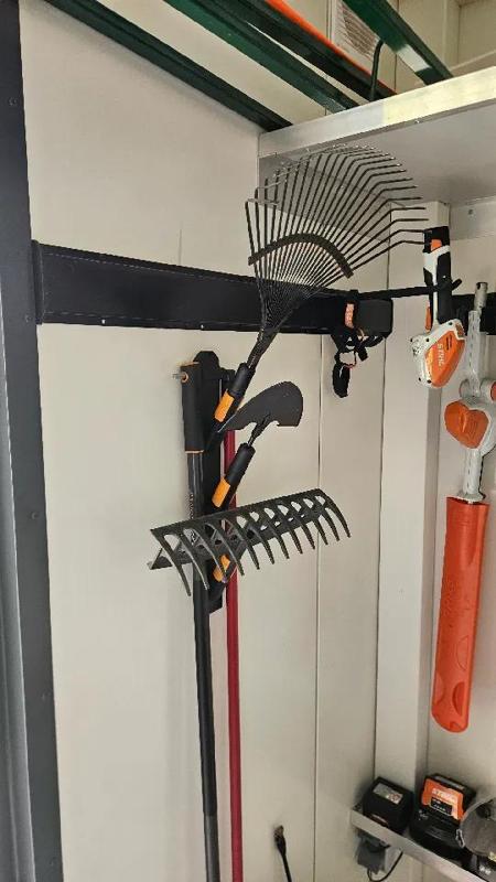 Fiskars QuikFit hanger   