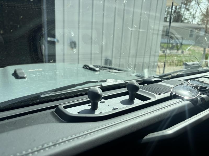 Jeep Gladiator Rubicon Phone Mounting plate/ram ball