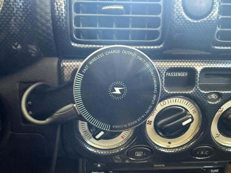 MR2 Spyder phone holder. 