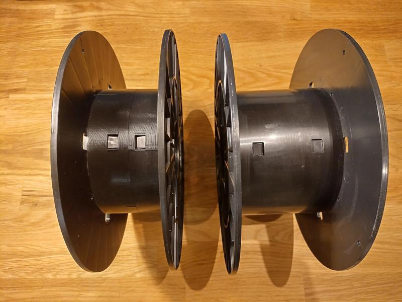 Plasty Mladeč narrow filament spool center