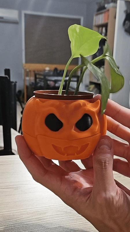 Spinning Pumpkin Planter