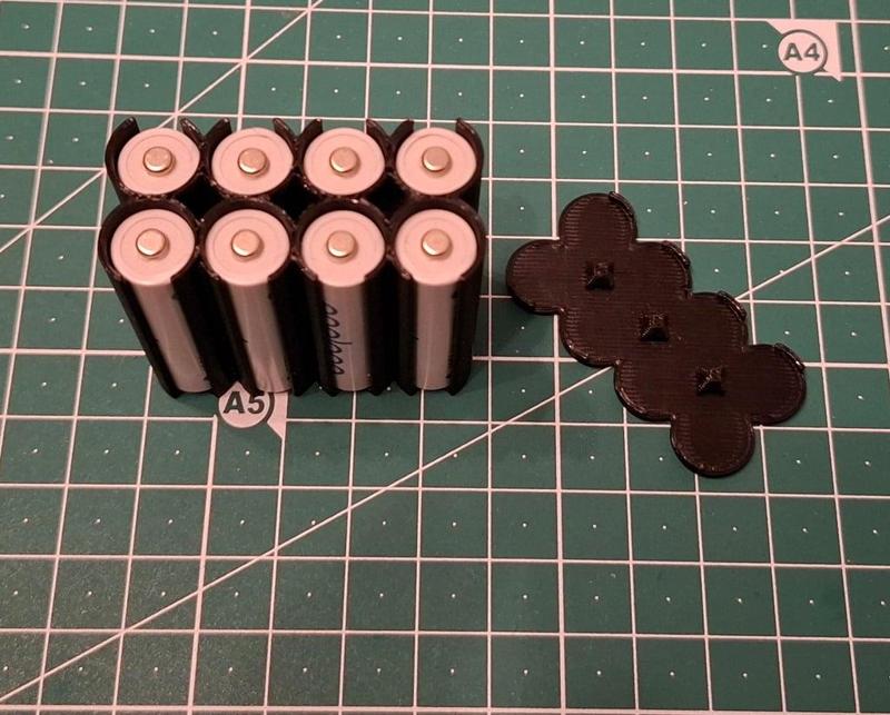 Battery storage for 8x AAA - minimal design