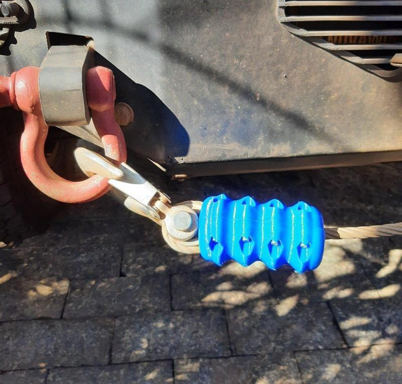 Winch cable bump stopper