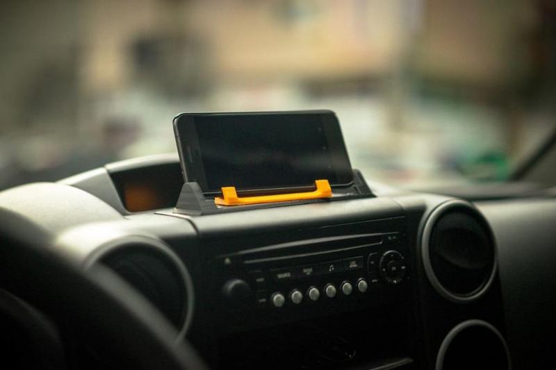 Rotating Phone Stand for your Car