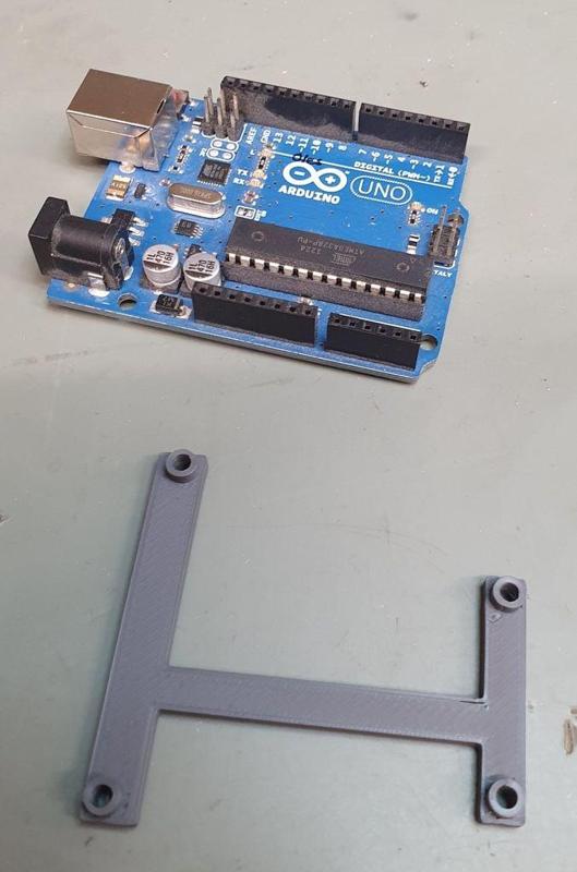 ultra-simple Baseplate for Arduino Uno R3