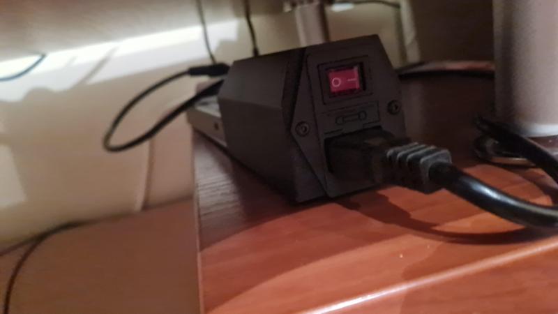 SUCIKORIO LED Transformer 24 V 400 W IEC320 C14 Power Switch Casing