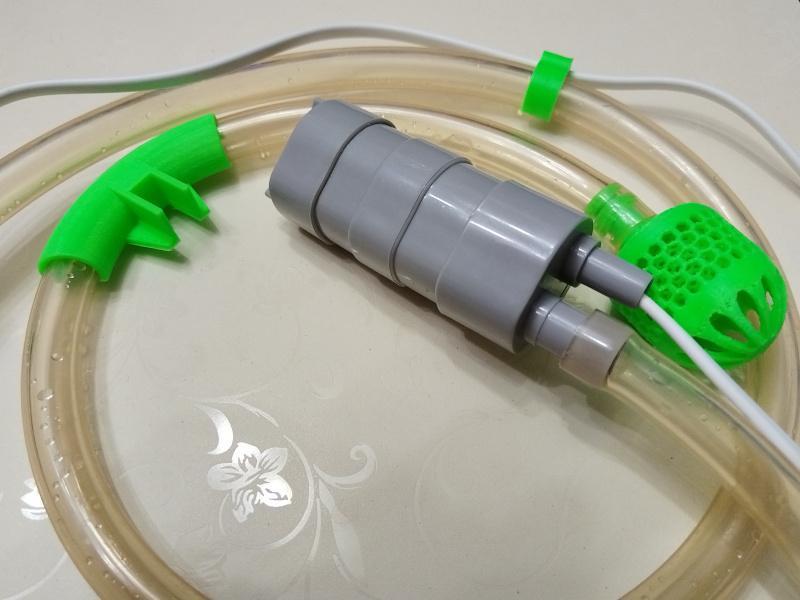 Aquarium water tube guide