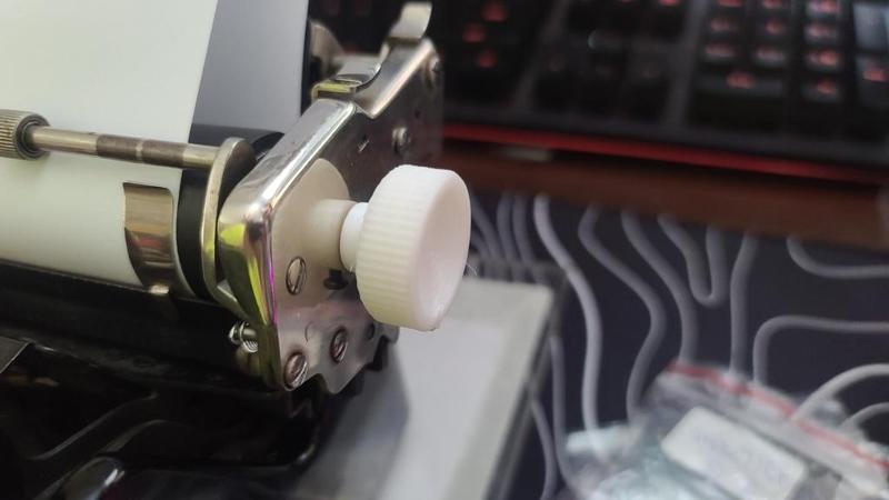 Underwood Standard Portable 4 Platen Knob