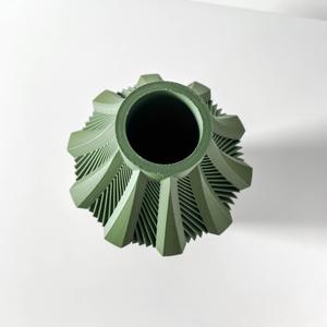 The Walo Vase by Terra de Verdant