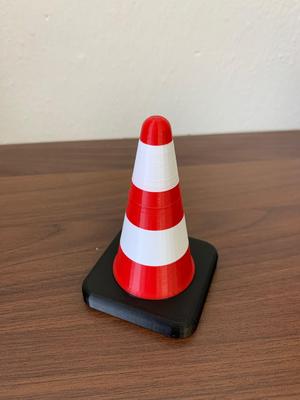 Traffic cone (1:8)