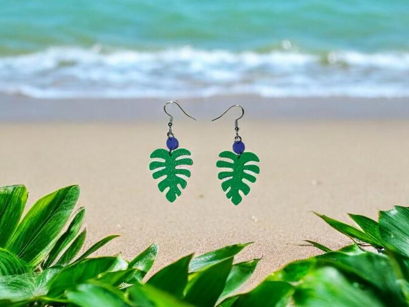 Simple leaf earrings