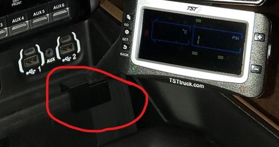 GPS/TTPMS display mount for 2020 RAM tablet slot