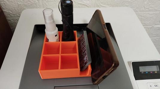 Storage compartment 6 + Phone holder 2