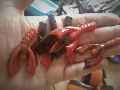 Bass  Fishing Tiny Crab