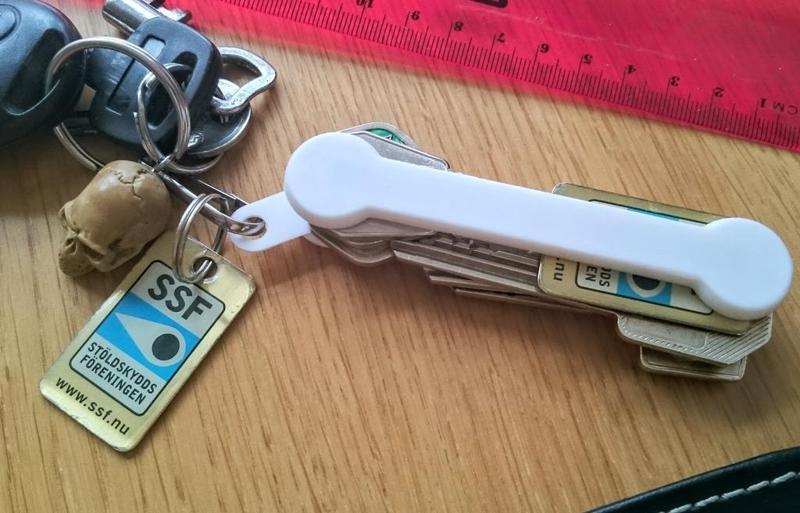 Screwless key holder