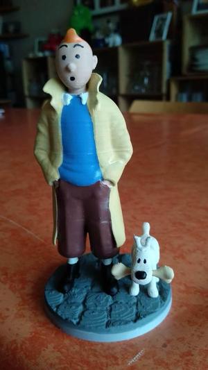 Tintin, Milou and their base