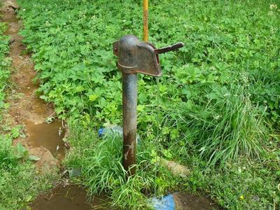 Колонка СССР водозаборная USSR water bottle station