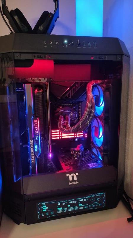 Thermaltake the Tower 600 lcd frame mod