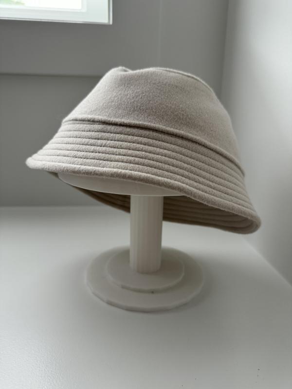 Hat stand