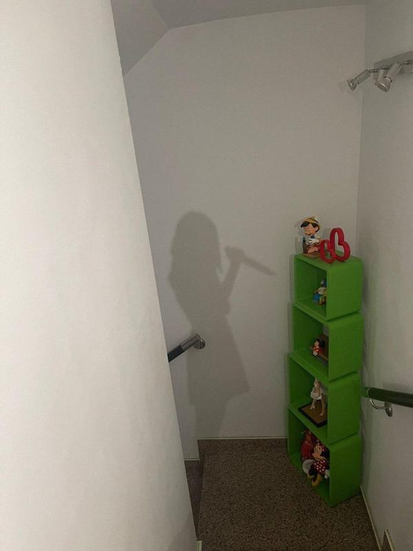 Mujer silueta con cuchillo