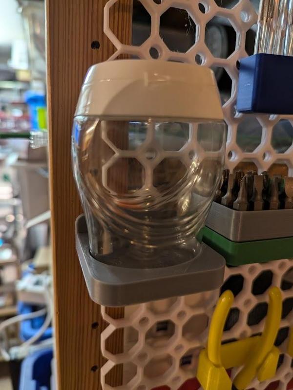 Multiboard-Halter für Kaugummi-Dosen