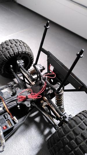 DeeRC 9201E oder 92X - Gehäusehalter / Chassis Halter 