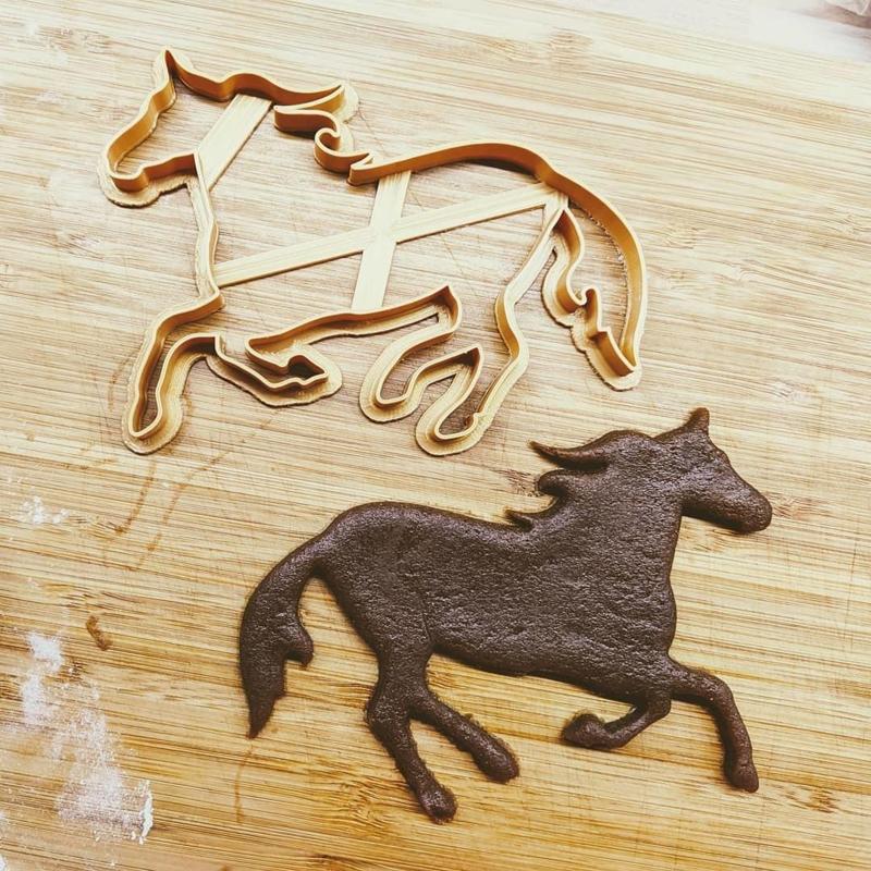 Running Horse cookie cutter " Furioso "