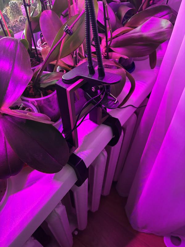 bracket for attaching phytolamps to the windowsill