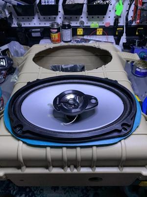 Kenwood dual 6x9 Speakers in an Apache 3800 case rib spacers