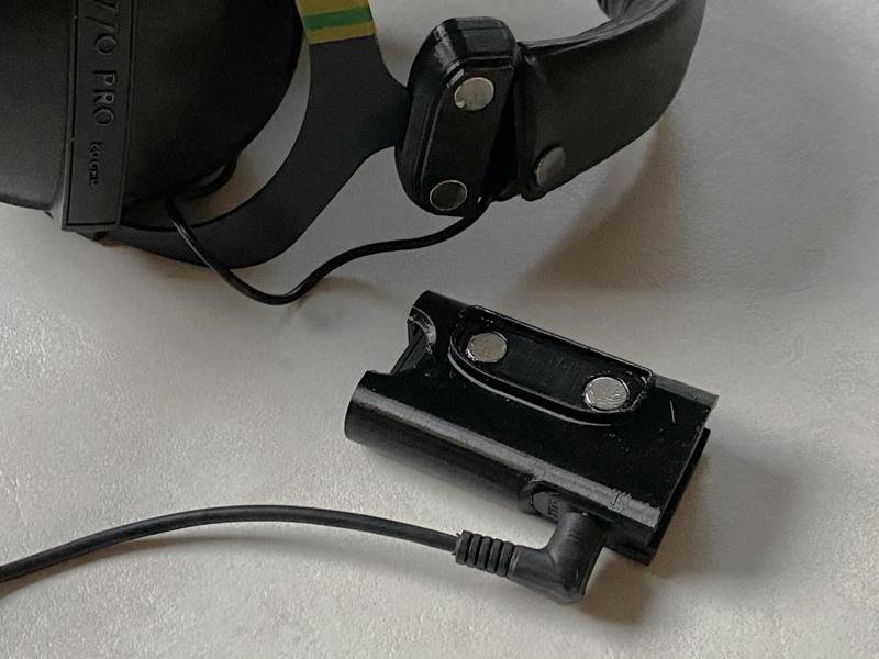 DT 770 Pro - magnetic mount point