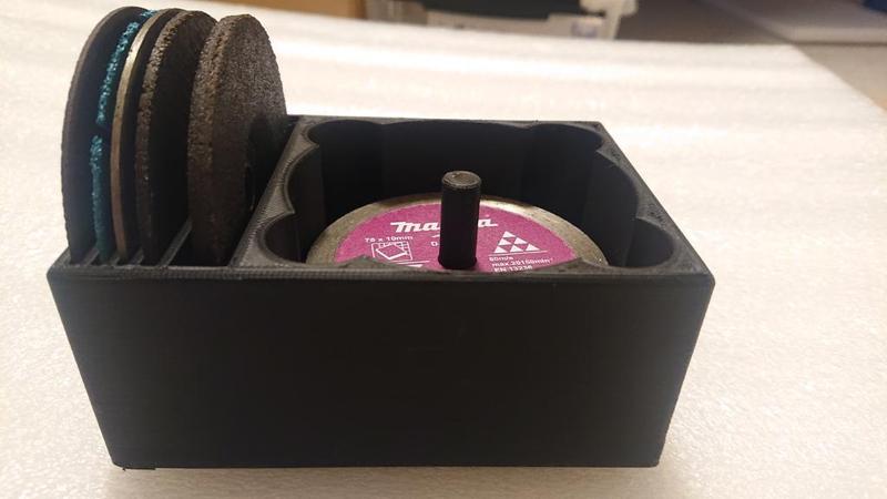 Makita DUM300 cutting disc