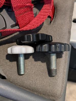 Thumb screw adapter for M8 hex Bolt