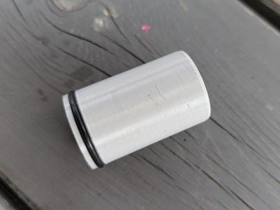 Hose adaptor for pool vacuum cleaner head