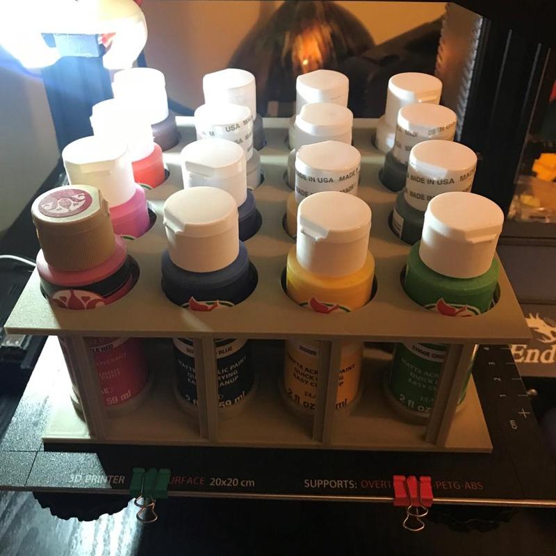 Fully modular paint bottle station