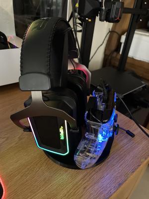 Headset and Controller Stand