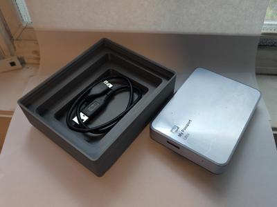 WD My Passport Ultra Gridfinity