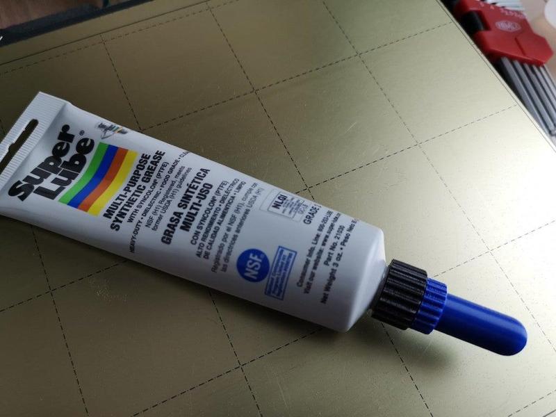 Grease injector for LMU8 bearings (reworked thread)